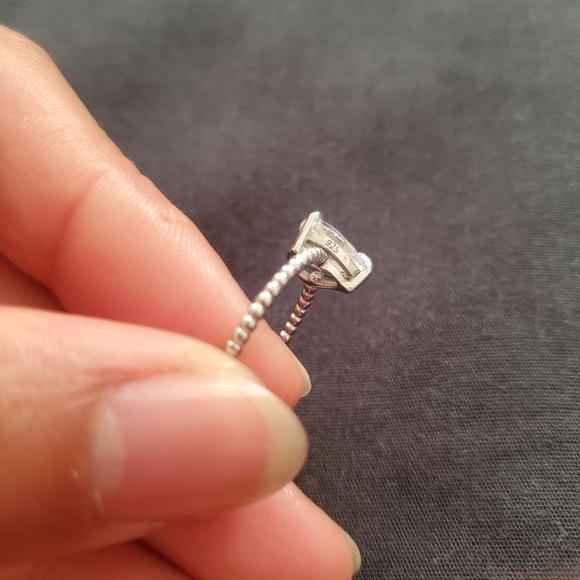 925 Sterling Silver Ring - Picture 2 of 2